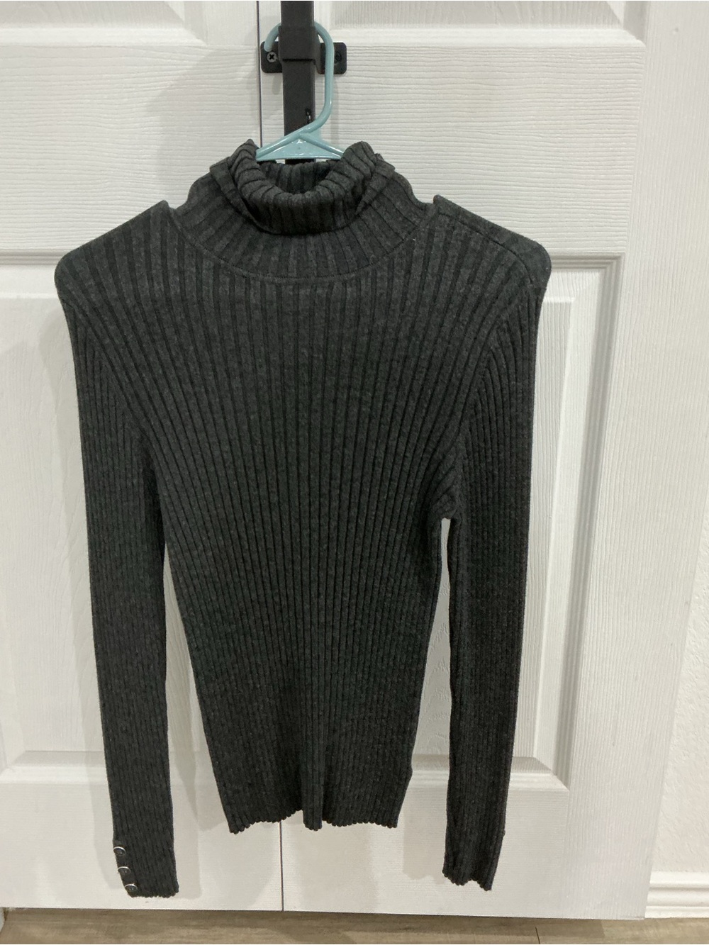 Ellen Tracy Dark Gray Ribbed Turtleneck Sweater